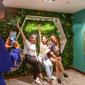 Hostal Homestar Deluxe Jbr Meditation & Wellness, Dubái