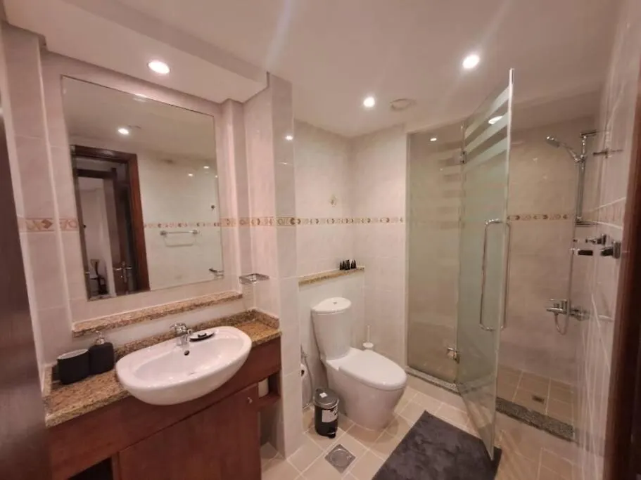 Spacious 1Br Unit With Lake View Dubái